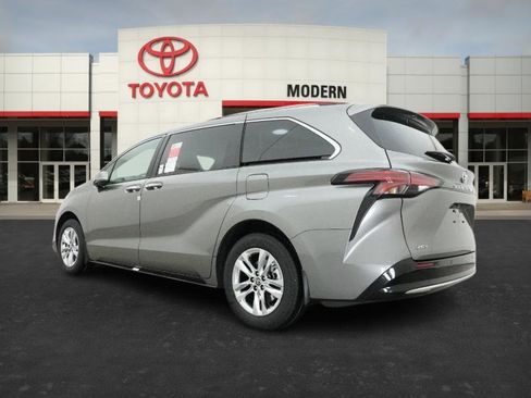 New 2026 Toyota Sienna Limited image 14