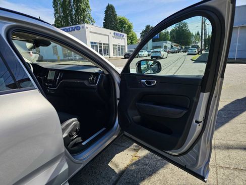 Certified 2023 Volvo XC60 B5 Plus w/ Protection Package Premier AWD/4WD image 10