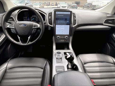 Used 2021 Ford Edge SEL w/ Convenience Package image 14