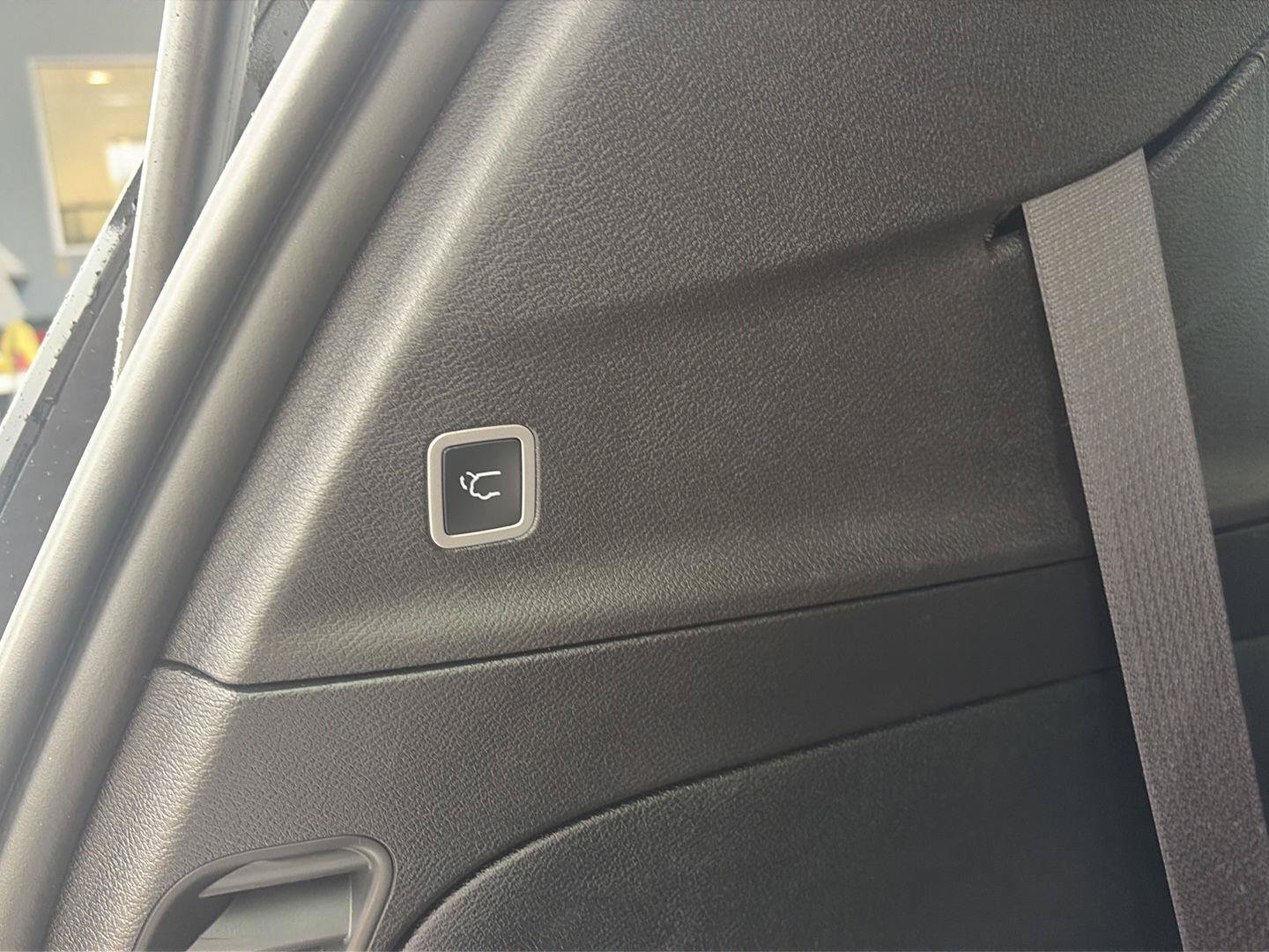 Used 2026 Chrysler Pacifica Select FWD image 11