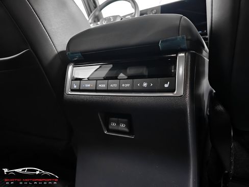 Used 2024 Lexus GX 550 w/ Accessory Package (2T) AWD/4WD image 22