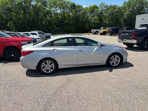 Used 2011 Hyundai Sonata Limited w/ Navigation Pkg 5 FWD image 9