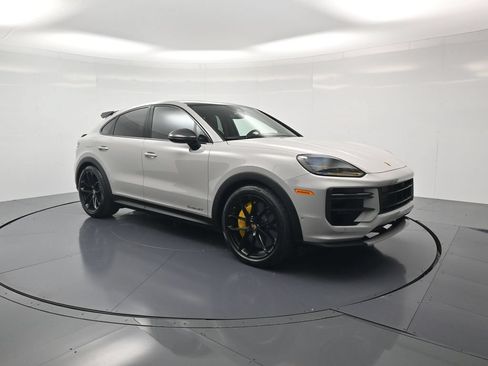 Certified 2025 Porsche Cayenne Turbo GT AWD/4WD image 52