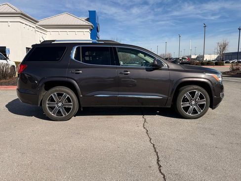 Used 2017 GMC Acadia Denali w/ Technology Package image 5