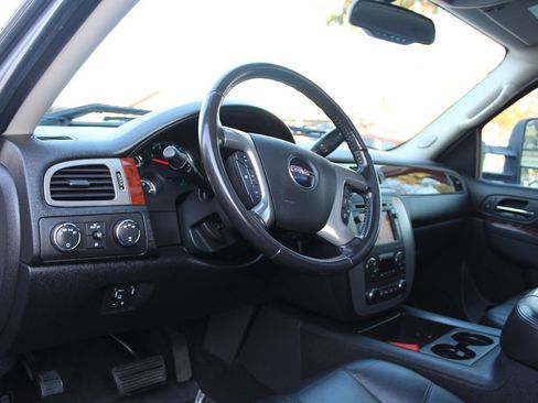 Used 2011 GMC Sierra 2500 SLT w/ SLT Convenience Package image 20