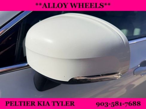 Used 2022 Volvo XC60 B5 Momentum image 6