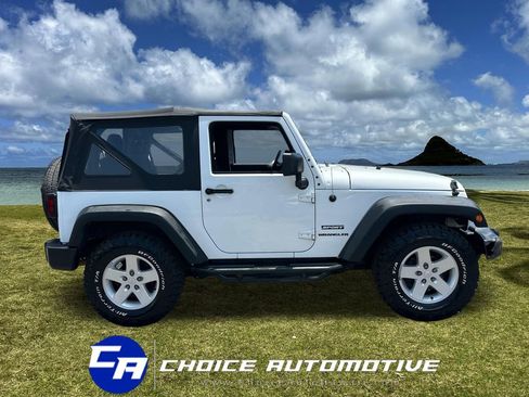 Used 2017 Jeep Wrangler Sport w/ Quick Order Package 24S AWD/4WD image 9