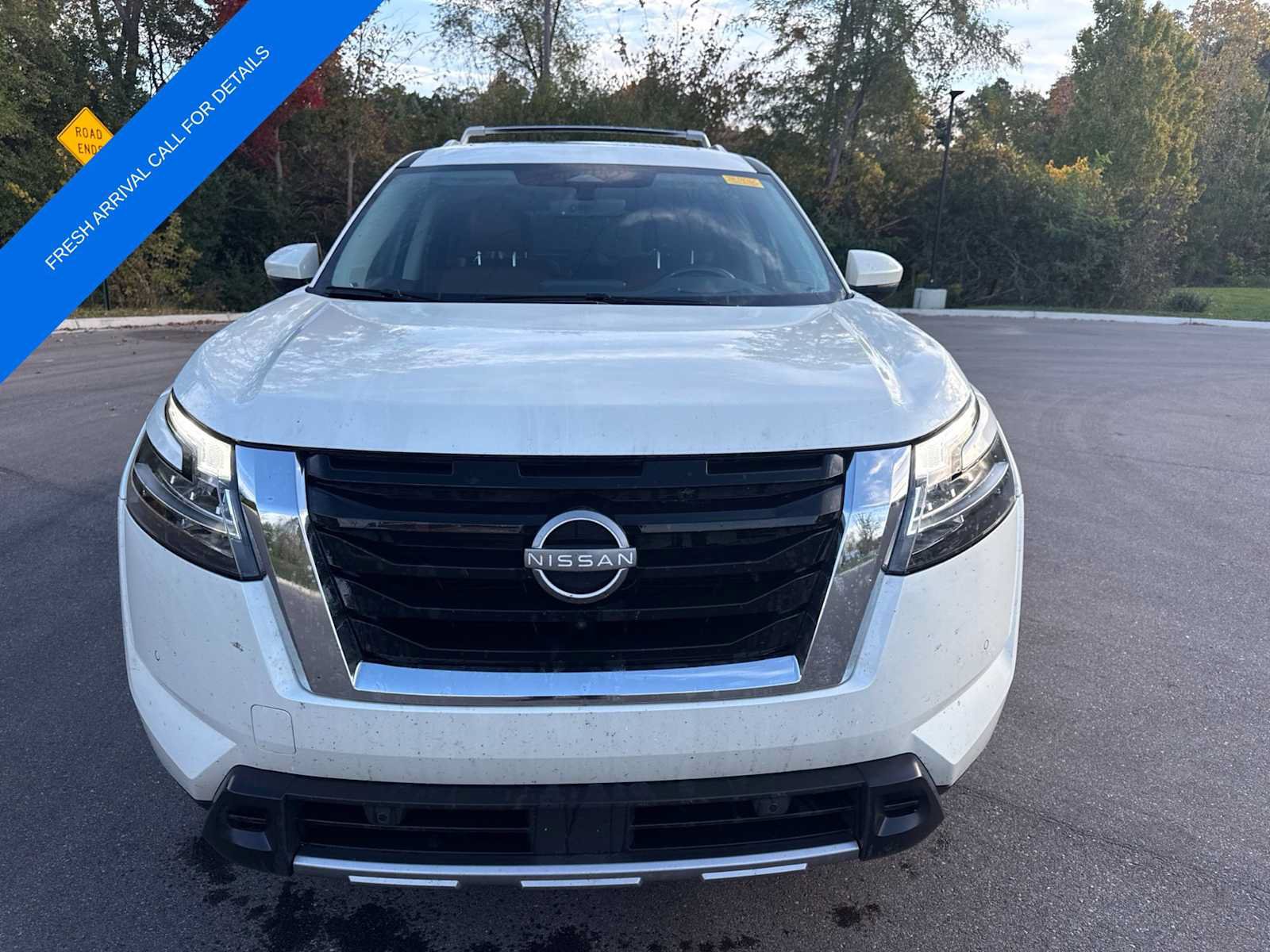Used 2023 Nissan Pathfinder Platinum AWD/4WD image 2