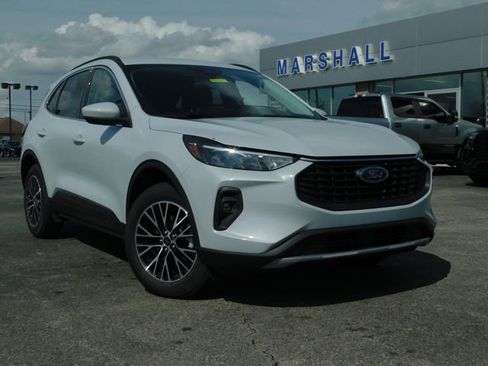 Used 2025 Ford Escape Base image 2