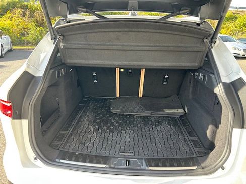 Certified 2022 Jaguar F-PACE S image 12