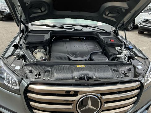 Used 2025 Mercedes-Benz GLS 450 4MATIC image 21