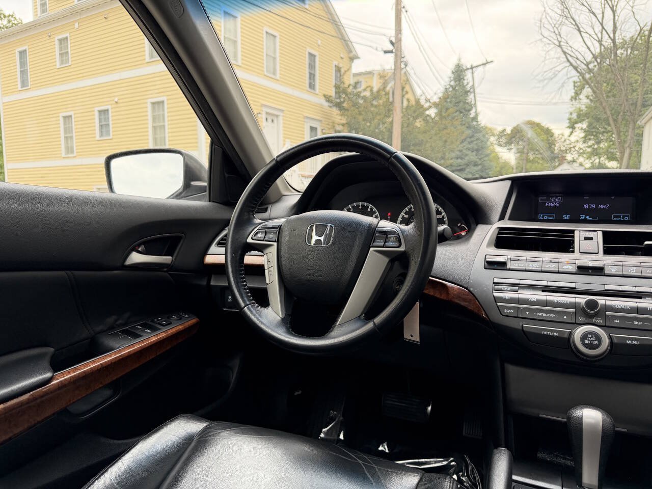 Used 2011 Honda Accord EX-L image 24