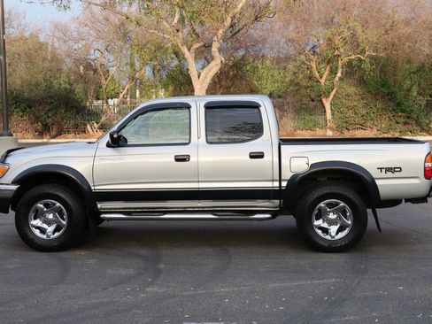 Used 2003 Toyota Tacoma PreRunner image 3