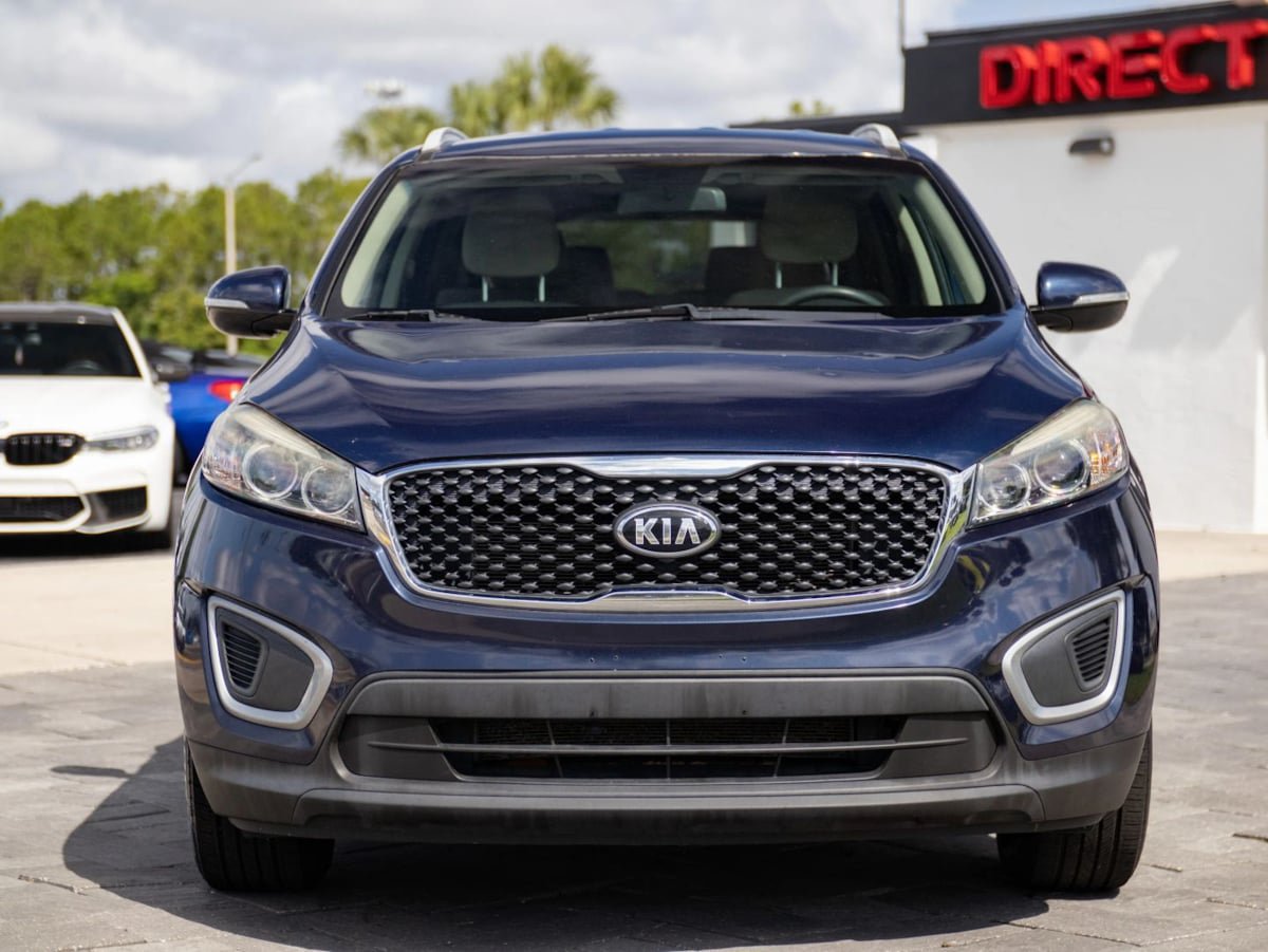 Used 2017 Kia Sorento AWD image 4