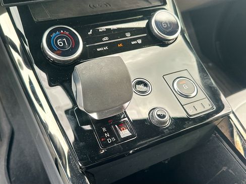 Used 2023 Land Rover Range Rover Sport SE Dynamic image 17