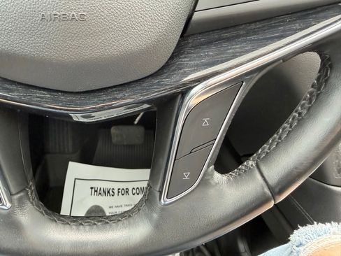 Used 2021 Cadillac XT5 Premium Luxury w/ LPO, Floor Liner Package AWD/4WD image 38