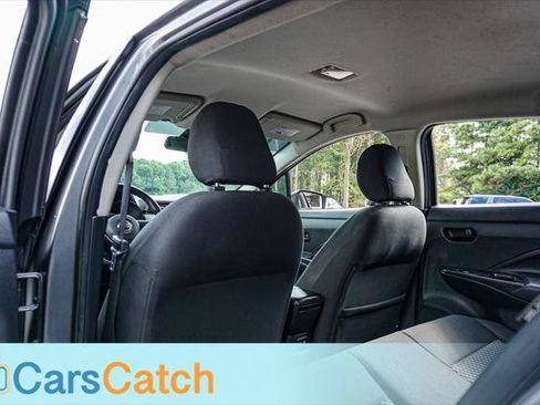 Used 2020 Nissan Versa S FWD image 33