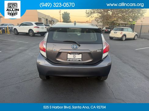 Used 2015 Toyota Prius C One FWD image 4