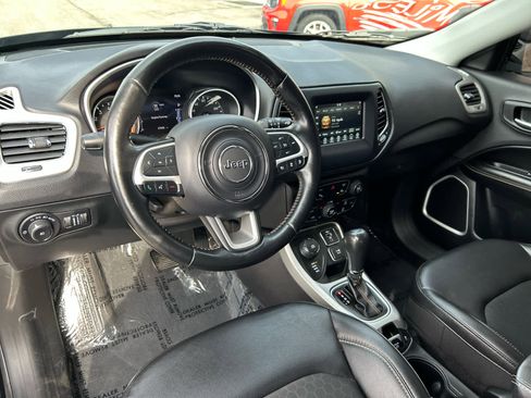 Used 2021 Jeep Compass Latitude w/ Driver Assistance Group image 14