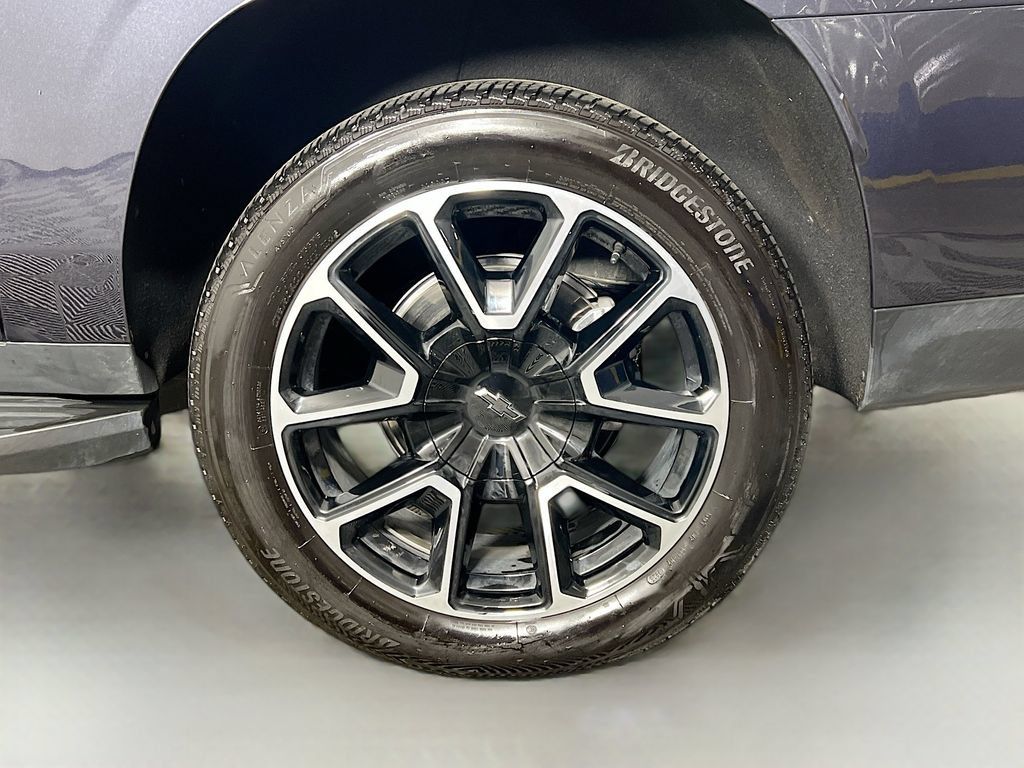Used 2026 Chevrolet Suburban RST w/ Advanced Technology Package AWD/4WD image 34