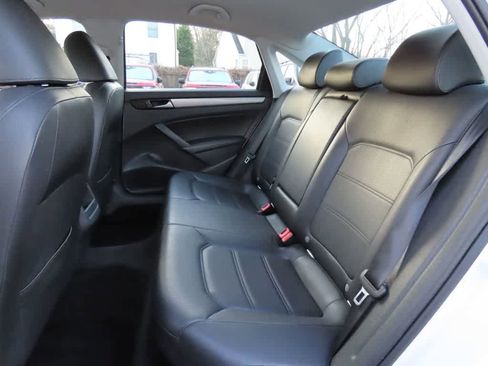 Used 2014 Volkswagen Passat 1.8T Wolfsburg Edition image 13