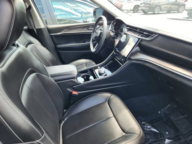 Used 2023 Jeep Grand Cherokee L Limited w/ Luxury Tech Group II AWD/4WD image 11