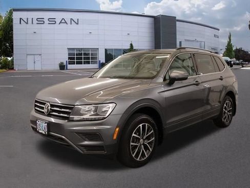 Used 2019 Volkswagen Tiguan SE w/ Panoramic Sunroof Package AWD/4WD image 7
