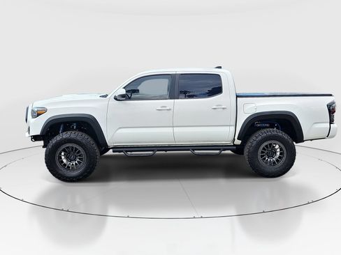 Used 2022 Toyota Tacoma TRD Sport w/ Technology Package AWD/4WD image 8