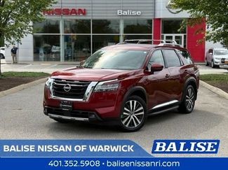Used 2022 Nissan Pathfinder Platinum w/ Lighting Package (N93) AWD/4WD video 1