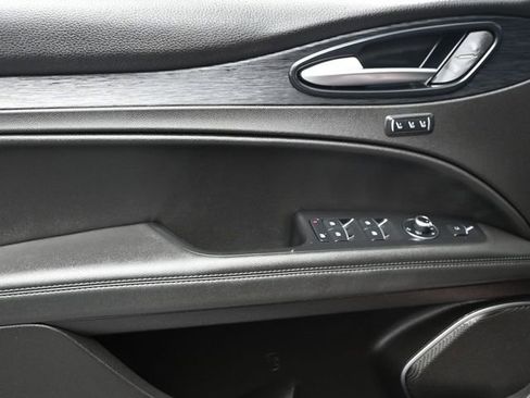 Used 2023 Alfa Romeo Stelvio Sprint image 7