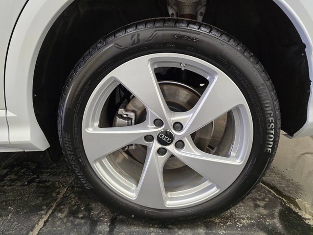 Certified 2025 Audi Q5 Premium Plus w/ Premium Plus AWD/4WD image 14