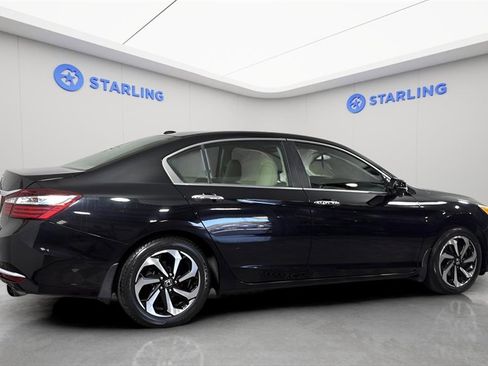 Used 2017 Honda Accord EX-L image 10