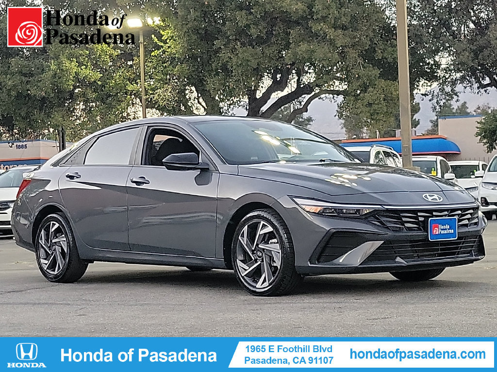 Used 2025 Hyundai Elantra Sport FWD image 8