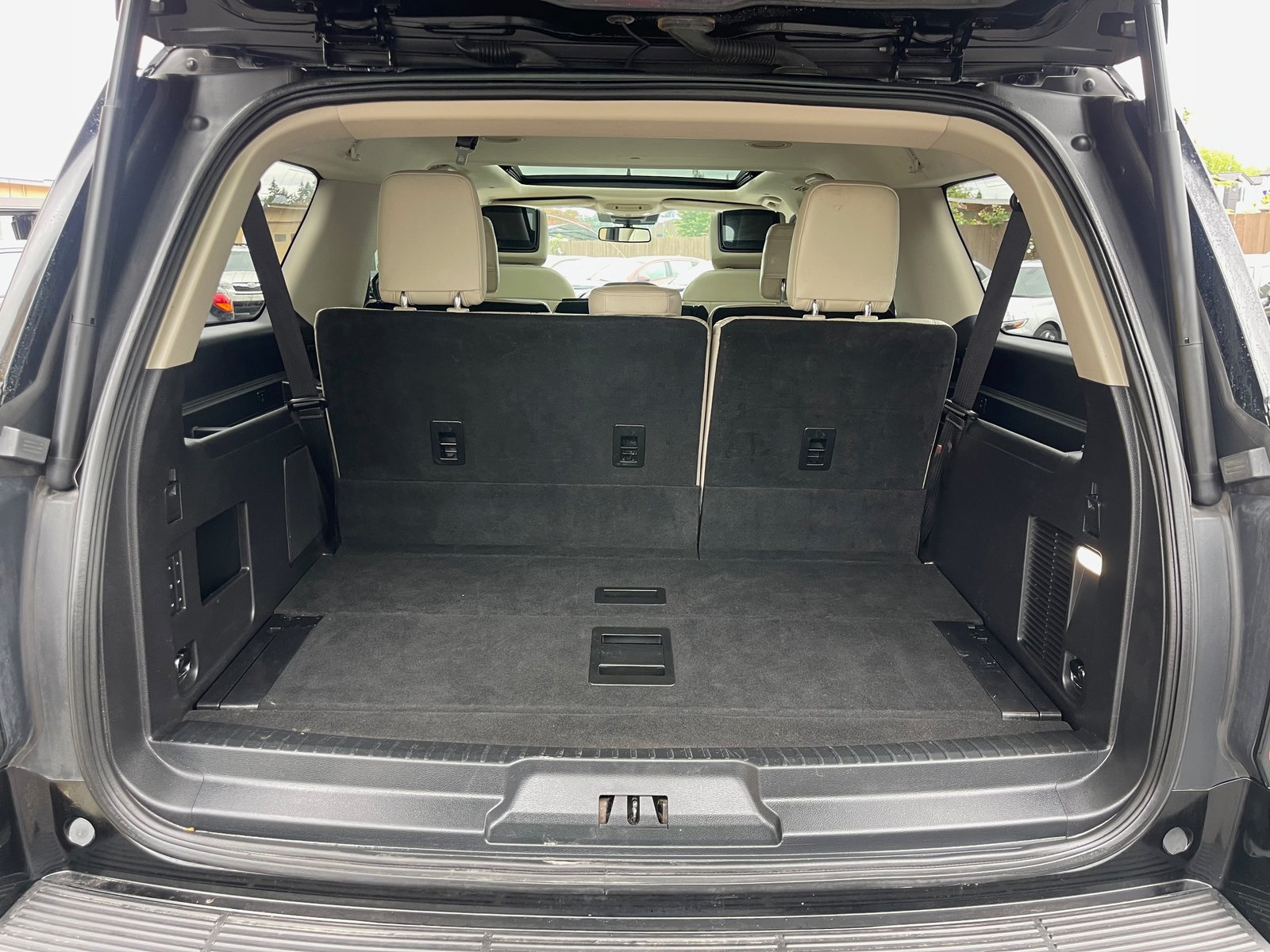 Used 2018 Ford Expedition Max Platinum AWD/4WD image 18