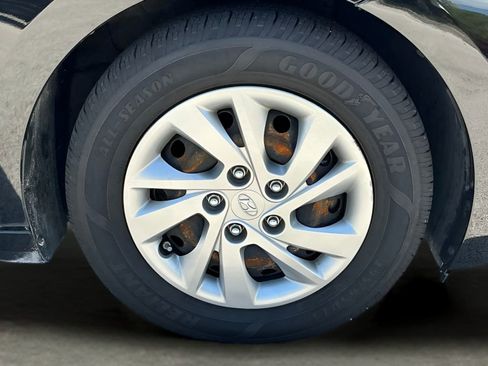 Used 2020 Hyundai Elantra SE image 13