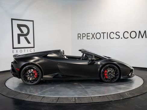 Used 2021 Lamborghini Huracan EVO RWD image 4