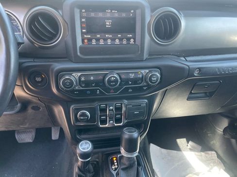 Used 2023 Jeep Wrangler Unlimited w/ Cold Weather Group AWD/4WD image 20