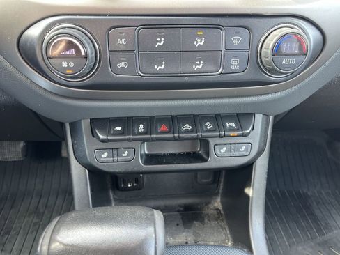 Used 2019 Chevrolet Colorado Z71 image 16