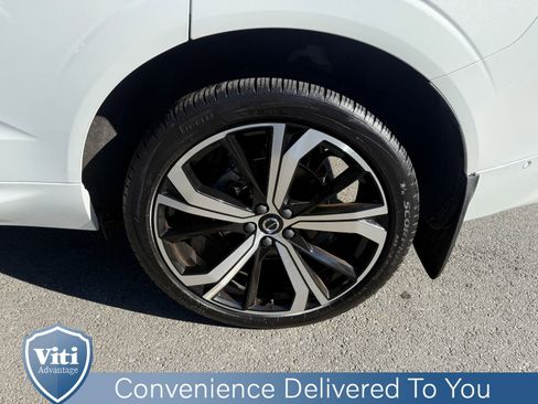 Certified 2023 Volvo XC60 B5 Ultimate w/ Climate Package image 13
