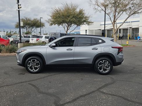 New 2026 Chevrolet Trax LT w/ Driver Confidence Package image 5