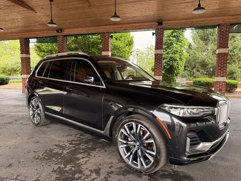 Used 2022 BMW X7 xDrive40i w/ Premium Package AWD/4WD image 4