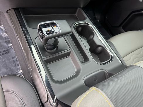 Used 2024 Chevrolet Silverado 1500 ZR2 w/ Technology Package image 14