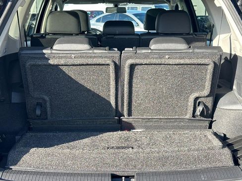 Used 2019 Volkswagen Tiguan SE w/ Panoramic Sunroof Package image 7