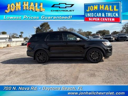 Used 2018 Ford Explorer XLT w/ Equipment Group 202A image 16