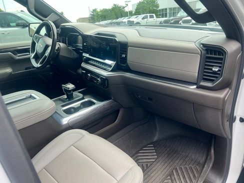 Used 2022 Chevrolet Silverado 1500 LTZ AWD/4WD image 27