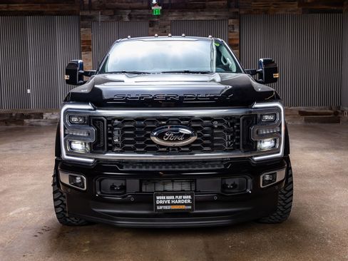 Used 2025 Ford F450 Platinum w/ Platinum Plus Package image 2