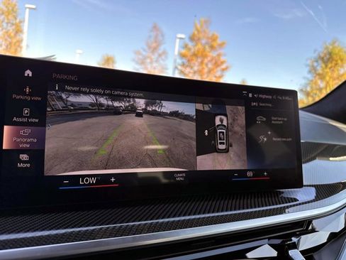 Used 2023 BMW X7 M60i image 27