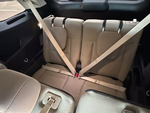 Certified 2023 Ford Explorer XLT image 24