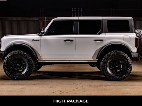 Used 2023 Ford Bronco Wildtrak image 6