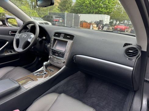 Used 2013 Lexus IS 250C w/ Luxury Pkg RWD image 28